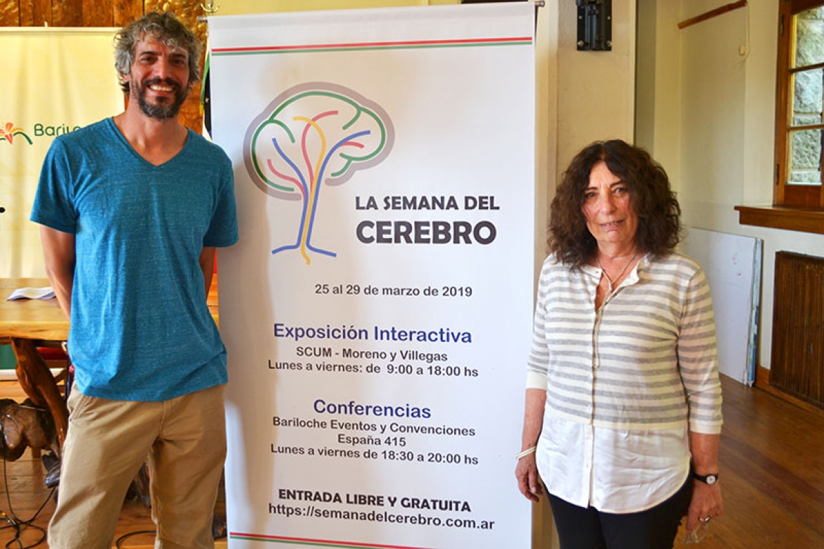 El biólogo Luciano Marpegán y la psicóloga Marcela Menasse dieron una conferencia de prensa. Crédito: Laura García Oviedo / Prensa IB
