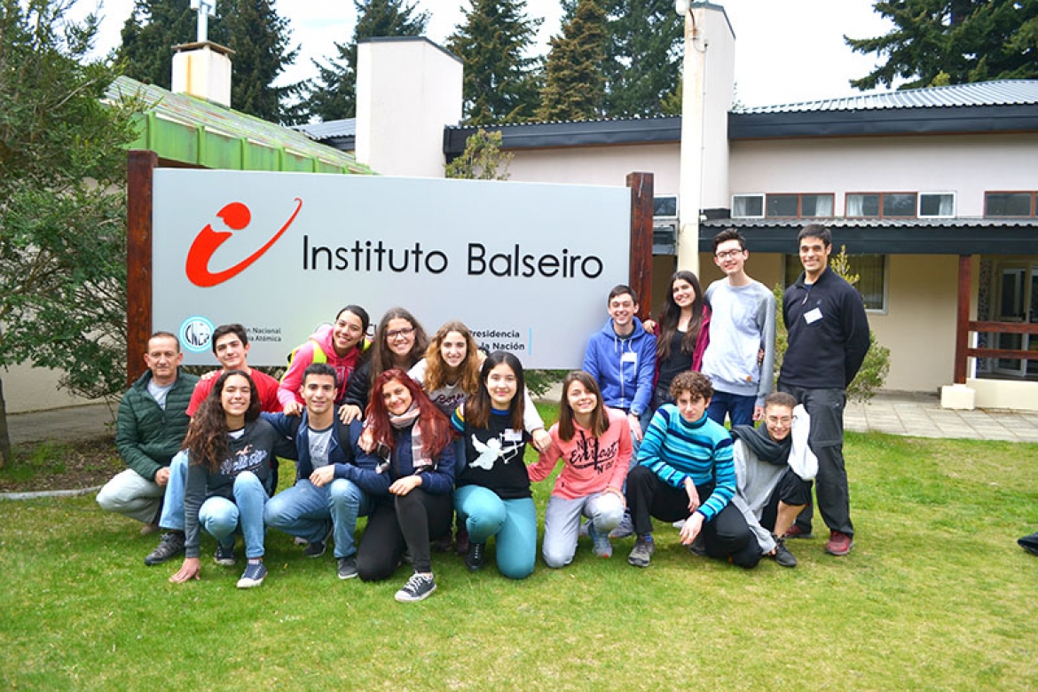 Los ganadores del concurso de monografías del Balseiro aprendieron sobre ciencia y tecnología en Bariloche