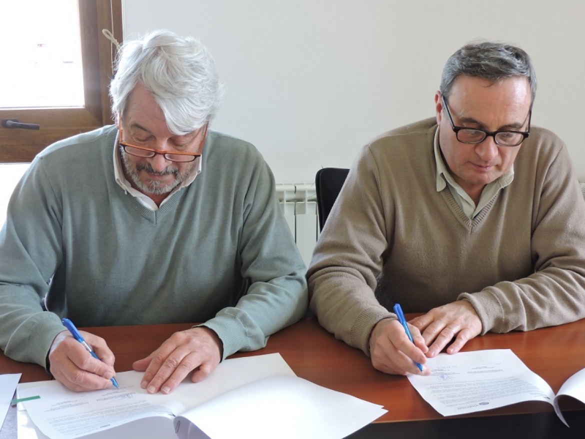 Carlos Balseiro y Fernando Quintana firmaron un acuerdo. Crédito Prensa Fund. Intecnus.
