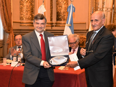 El Instituto Balseiro recibió el premio “La Rueda Rotaria”