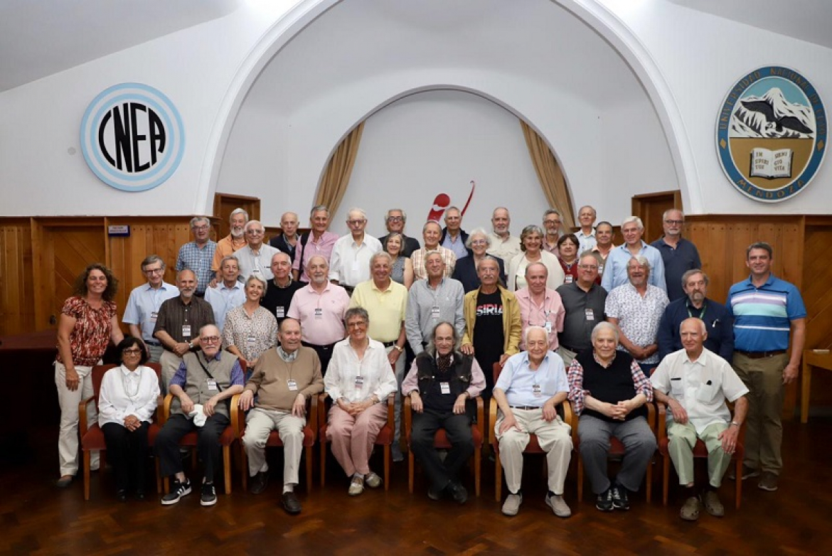 Integrantes de las primeras 20 promociones del Balseiro se reunieron en Bariloche