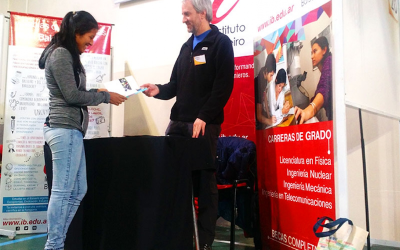 EL BALSEIRO ESTUVO PRESENTE EN FERIAS EDUCATIVAS DE BARILOCHE Y MENDOZA