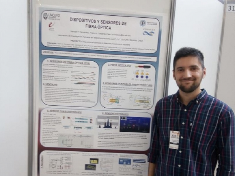 DR. ING. MANUEL FERNÁNDEZ: “MI TESIS CONSISTIÓ EN PROPONER TÉCNICAS PARA REALIZAR PROCESOS DE MONITOREO Y SENSADO A ALTA VELOCIDAD SOBRE REDES DE FIBRA ÓPTICA” / SERIE NUEVOS DOCTORES DEL BALSEIRO