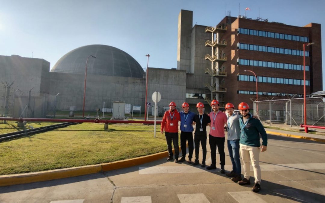 ESTUDIANTES DE INGENIERÍA NUCLEAR DEL BALSEIRO VISITARON ATUCHA Y RA-10