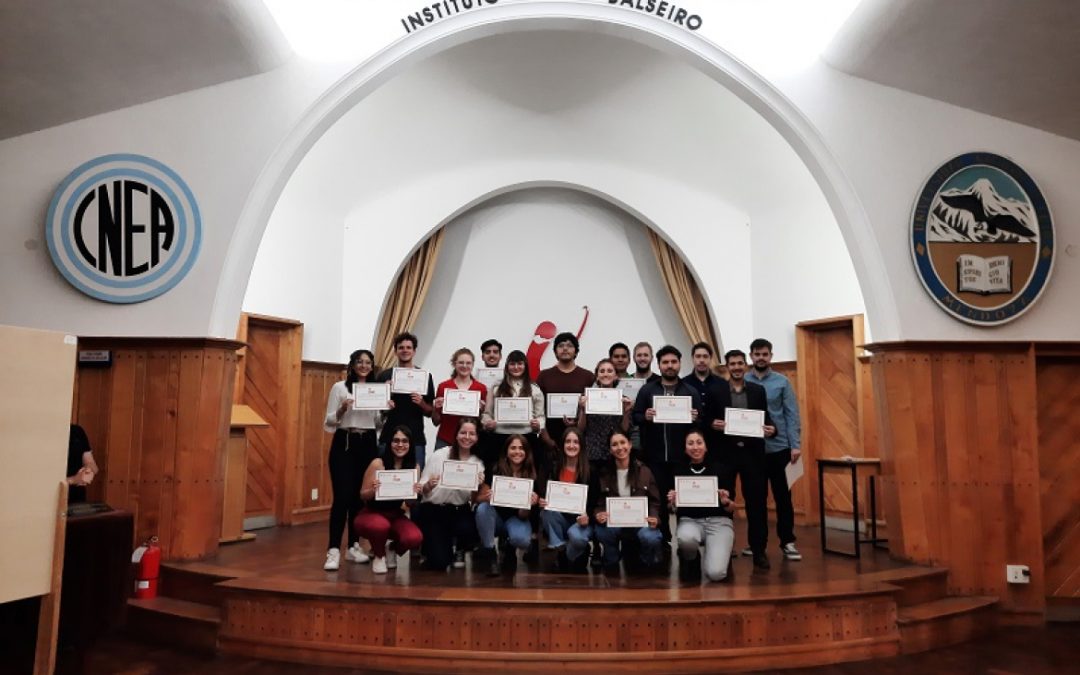 ESTUDIANTES DE 12 PROVINCIAS ARGENTINAS, CHILE Y ECUADOR PARTICIPARON DE LAS BECAS DE VERANO 2023 EN EL BALSEIRO