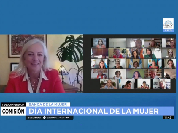 LA DOCENTE DEL BALSEIRO KAREN HALLBERG EXPUSO COMO INVITADA EN LA BANCA DE LA MUJER DEL SENADO DE LA NACIÓN