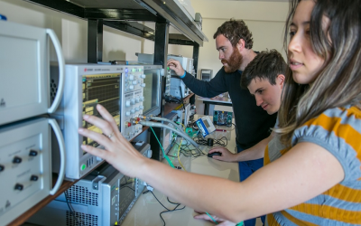 INGENIERÍA EN TELECOMUNICACIONES, MIRANDO AL FUTURO