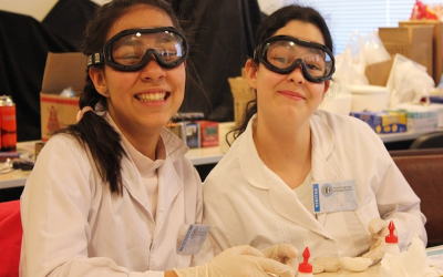 EL BALSEIRO ABRE LA INSCRIPCIÓN DE SUS TALLERES DE CIENCIA PARA CHICOS Y CHICAS EN EL CENTRO ATÓMICO BARILOCHE