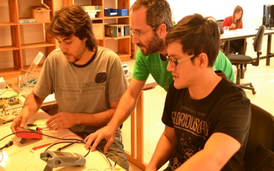 EL BALSEIRO OFRECE BECAS EN SUS MAESTRÍAS DE CIENCIAS FÍSICAS, FÍSICA MÉDICA E INGENIERÍA