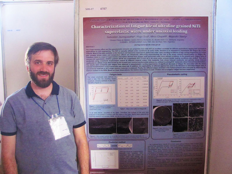 DR. SEBASTIÁN MARTÍN JAUREGUIZAHAR: “EN MI TESIS IMPLEMENTÉ ENSAYOS MECÁNICOS UTILIZANDO UNA NUEVA TÉCNICA” / SERIE “NUEVOS DOCTORES DEL BALSEIRO”