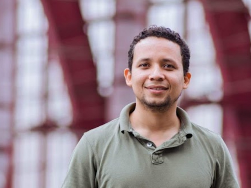 ENTREVISTA AL DR. JAGGER RIVERA JULIO: “EN MI TESIS ESTUDIÉ TEÓRICAMENTE NUEVOS SISTEMAS BIDIMENSIONALES A NIVEL ATÓMICO, CONSTRUIDOS CON ELEMENTOS DEL GRUPO IV DE LA TABLA PERIÓDICA” — SERIE NUEVOS DOCTORES/AS