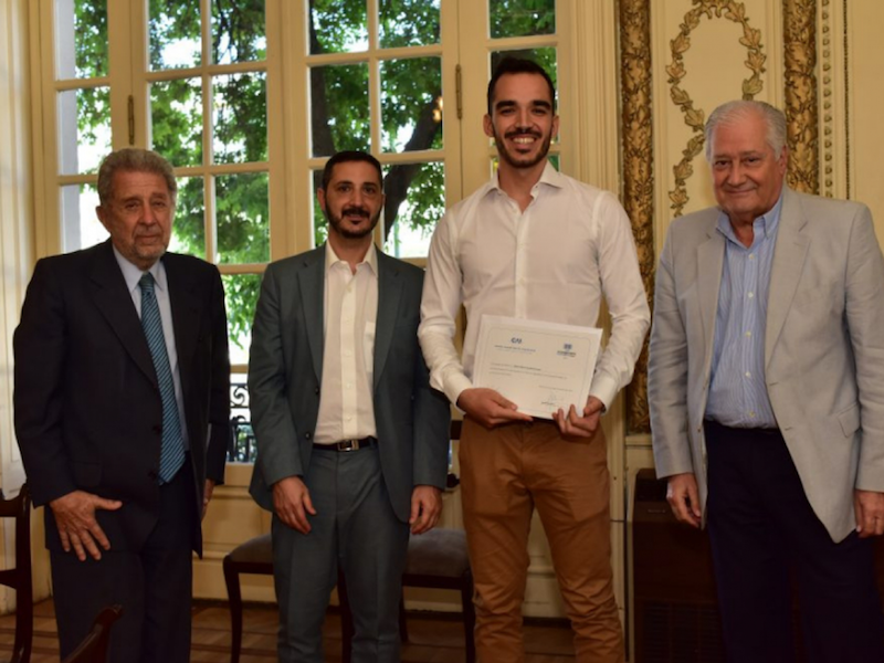INGENIERO DEL BALSEIRO FUE PREMIADO POR EL CENTRO ARGENTINO DE INGENIEROS