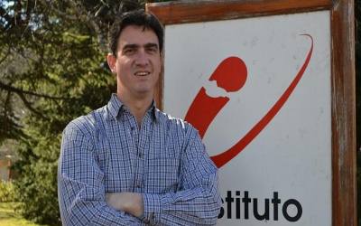 ENTREVISTA AL DOCENTE MARIANO CANTERO- PREMIO AMCA 2014: “LA INVESTIGACIÓN BÁSICA ORIENTADA A APLICACIONES CONCRETAS ES FUNDAMENTAL”