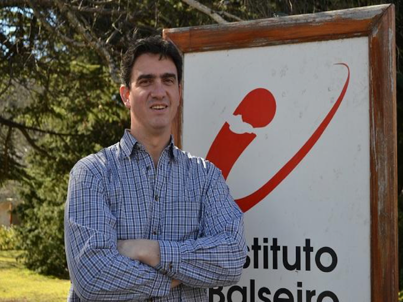 ENTREVISTA AL DOCENTE MARIANO CANTERO- PREMIO AMCA 2014: “LA INVESTIGACIÓN BÁSICA ORIENTADA A APLICACIONES CONCRETAS ES FUNDAMENTAL”
