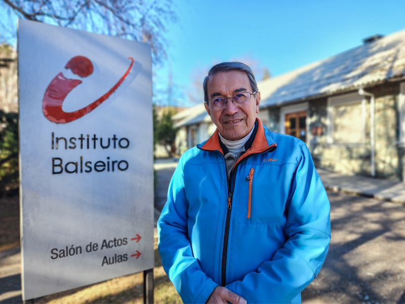 Un docente del Balseiro fue reconocido por sus aportes a la física de neutrones