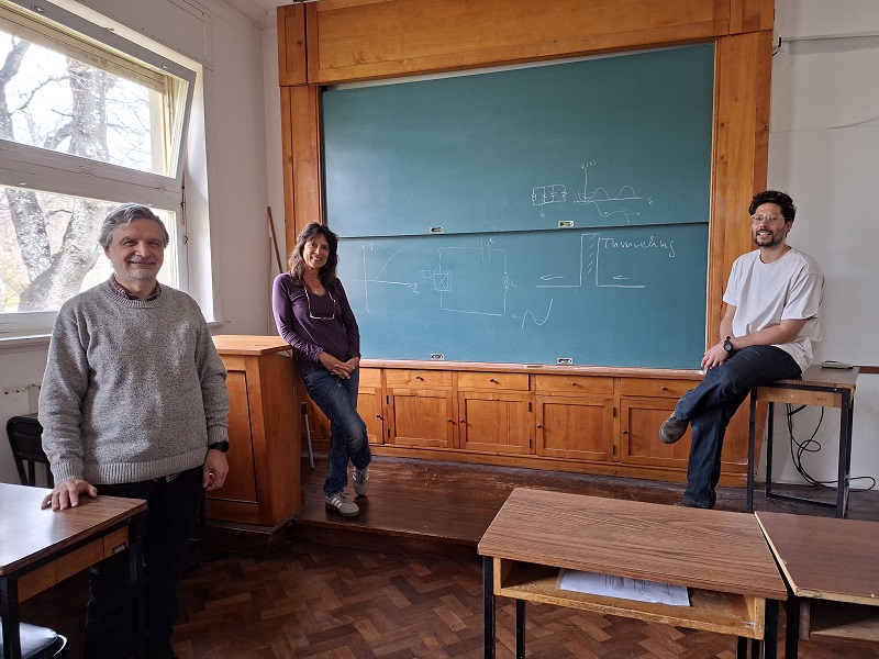 Docentes del Balseiro explican el Premio Nobel en Física 2025